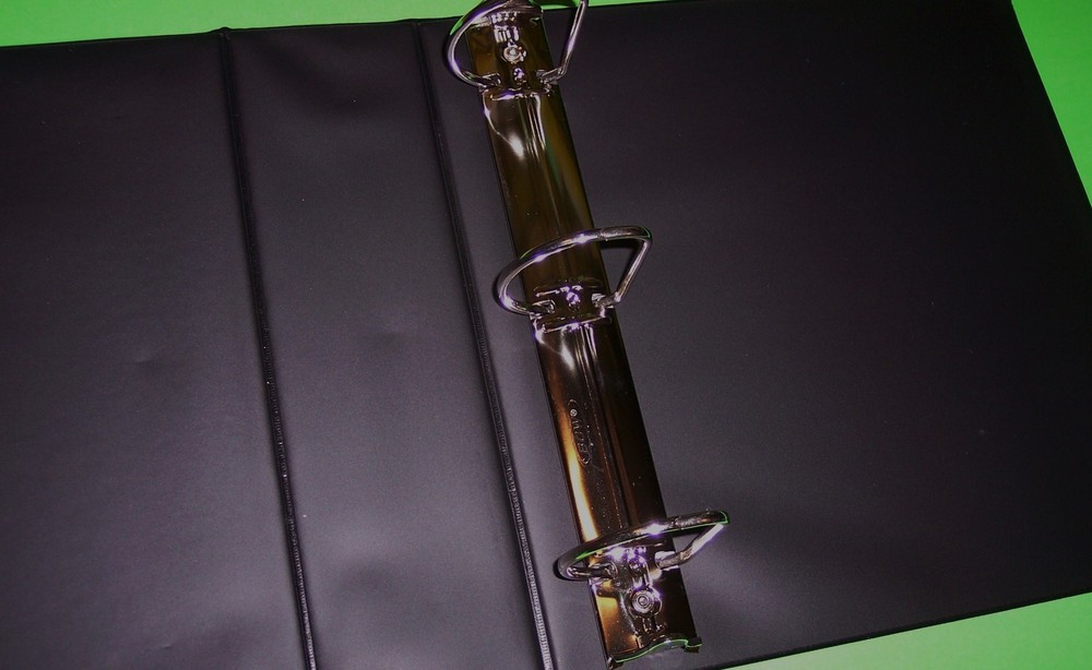 BCW 3" ALBUM / 3 RING BINDER - PLAIN BLACK - RETAIL $12.99 - HOLDS 90+ BCW PAGES