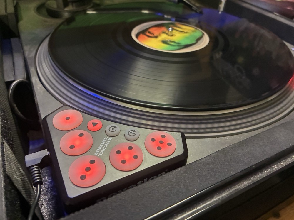 Novation Dicer USB DJ Controller Cue Point Looping Control