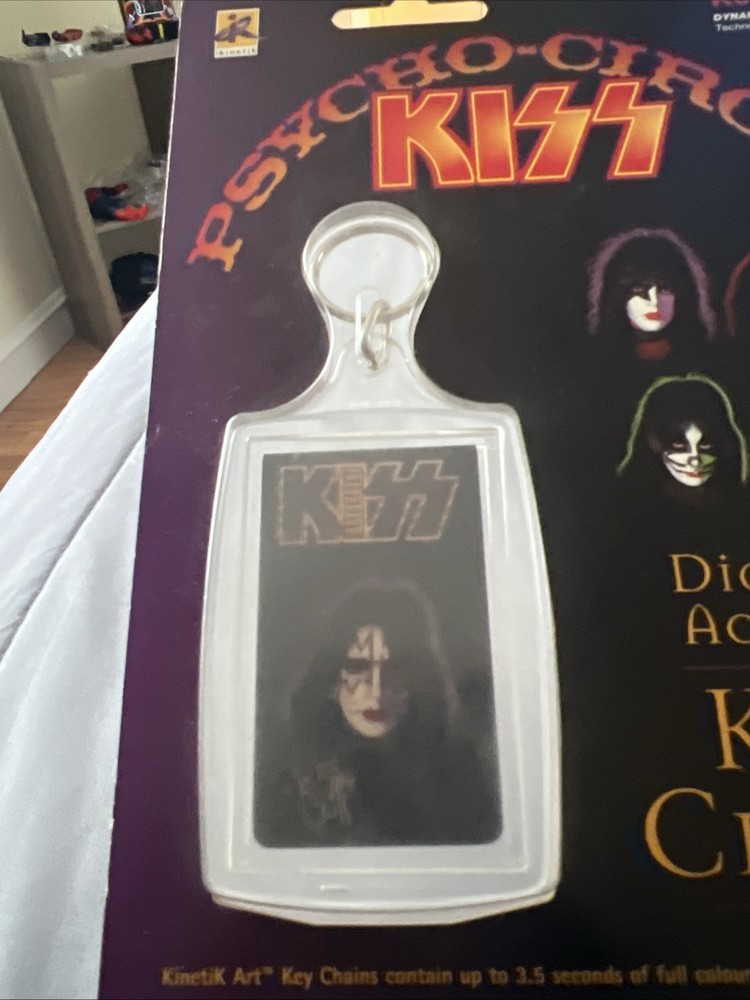 1978 kiss solo faces keychain