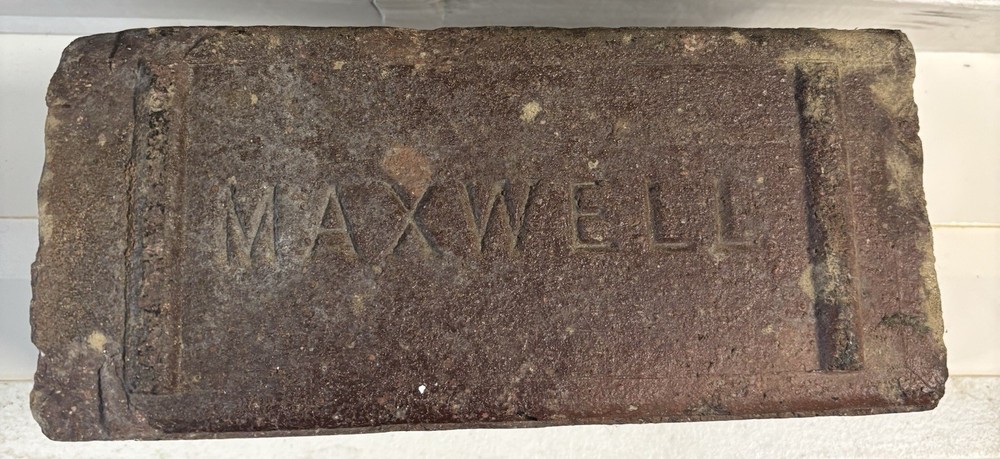 MAXWELL Brick