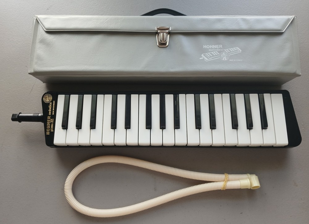 HOHNER  PIANO  32  MELODICA   -