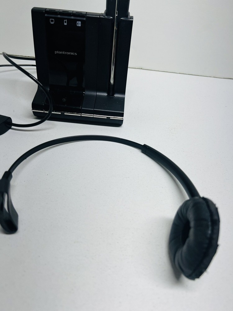 Plantronics WO2 Charging Base W/ Headset And Cord. Missing Power Cord