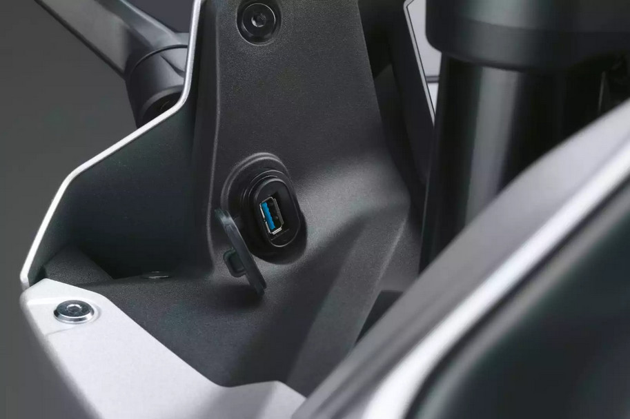 Suzuki Gsx-8R USB Socket from Model 2022