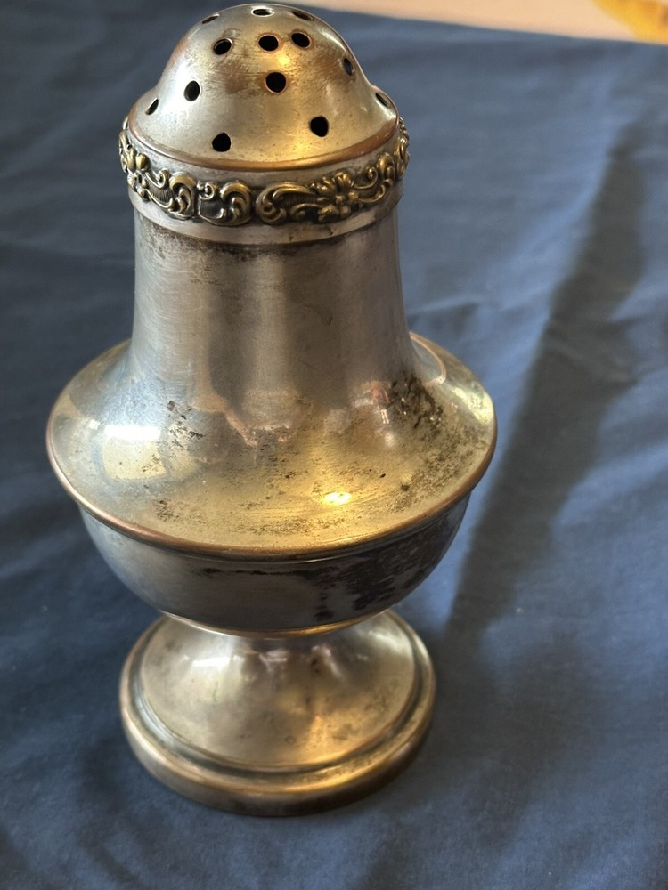 Vintage Silver plated 6 3/4” Sugar Shaker