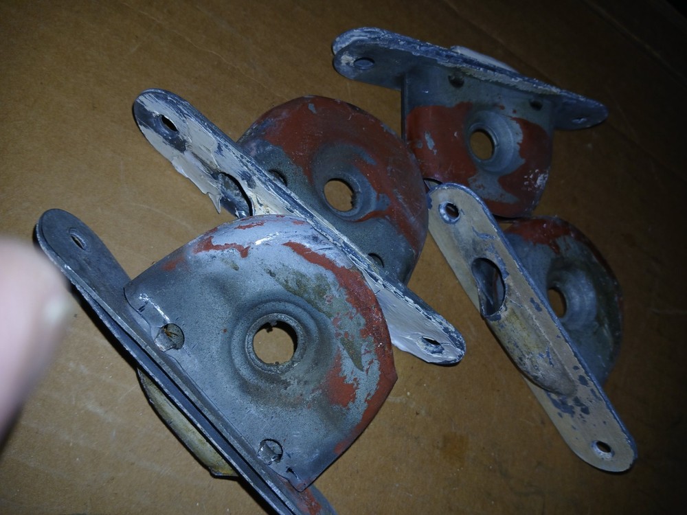 Vintage (1930s) window sash pulleys, two pair