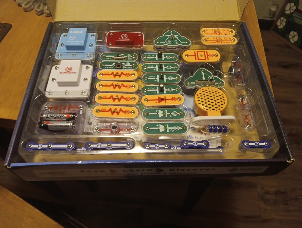 Snap Circuits Coding Explorer Set Complete Very Good Condition Works!