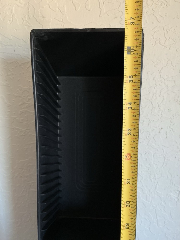 Vintage Alpha CD Storage Tower Rack 60 CD Capacity Plastic Black