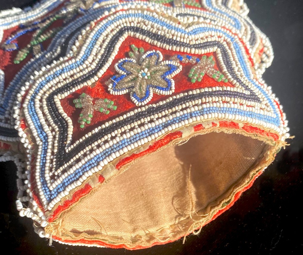Beautiful Mid-19th Century Iroquois Seneca Beaded Bag Purse