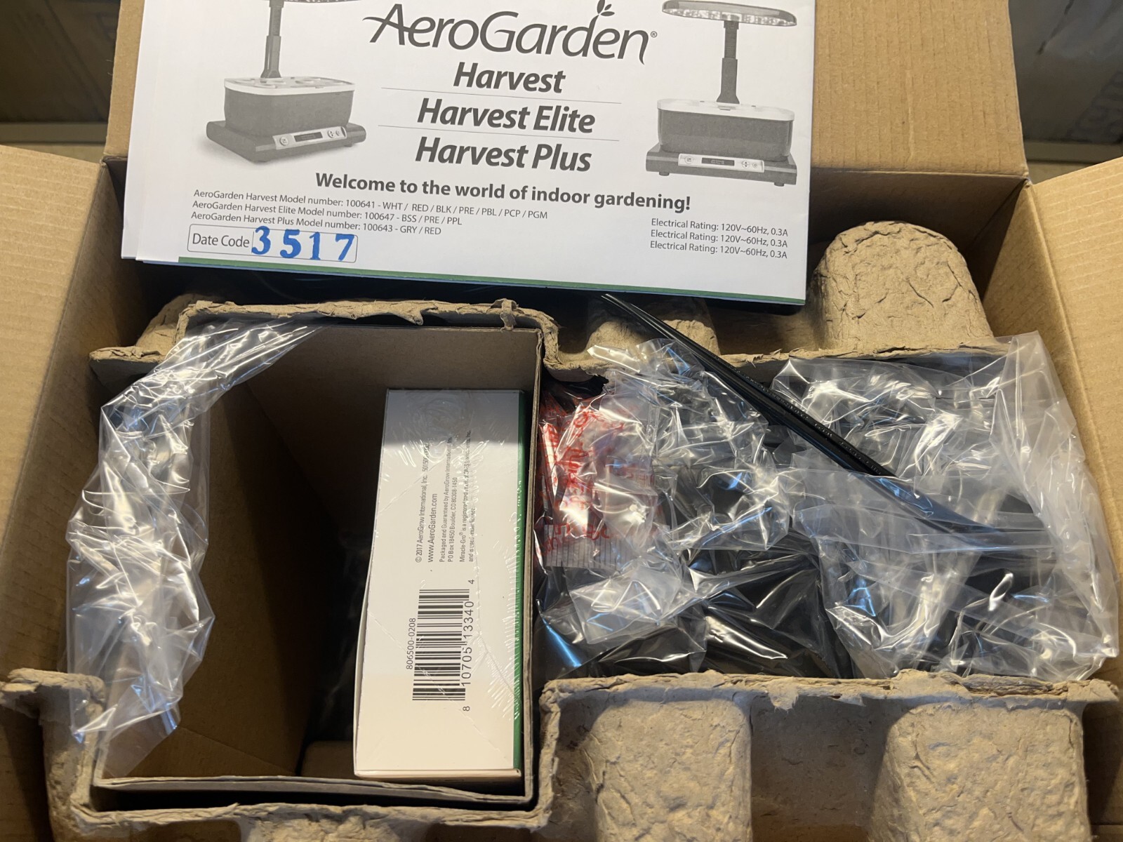 Miracle Gro AEROGARDEN Harvest LED NEW open Box 6 Pod 100641-BLK Black
