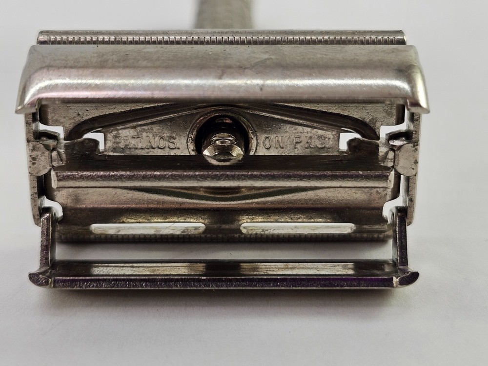 Gillette 1963 Super Speed TTO Safety Razor I-4 DATE CODE non-adjustable Twist