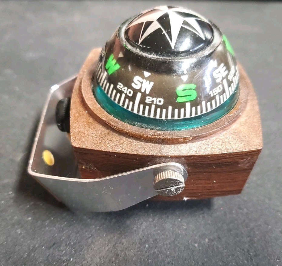 Vintage Universal Compass