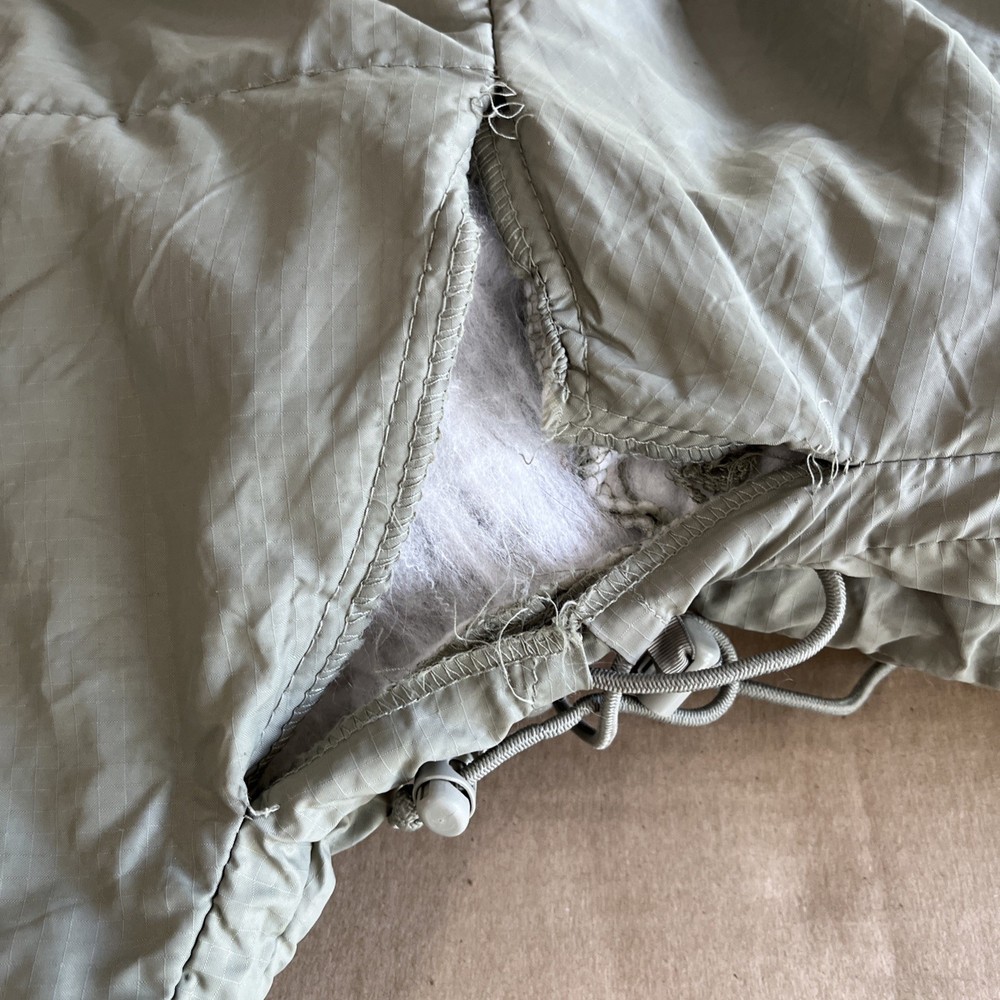 Military Issue Intermediate Cold Weather Sleeping Bag Needs Minor Repairs CHEAP