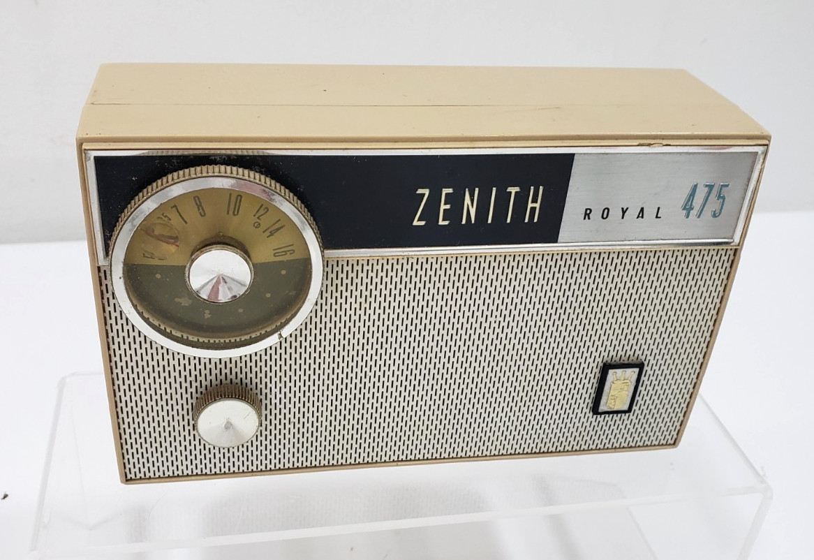 VINTAGE ZENITH ROYAL R475L (475) TRANSISTOR RADIO 1962 WORKS WITH FLAWS
