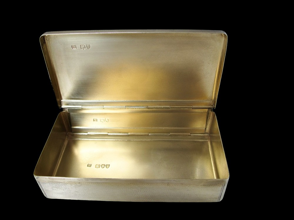Fine silver-gilt sandwich box with griffin crest Frederick & Louis Marks