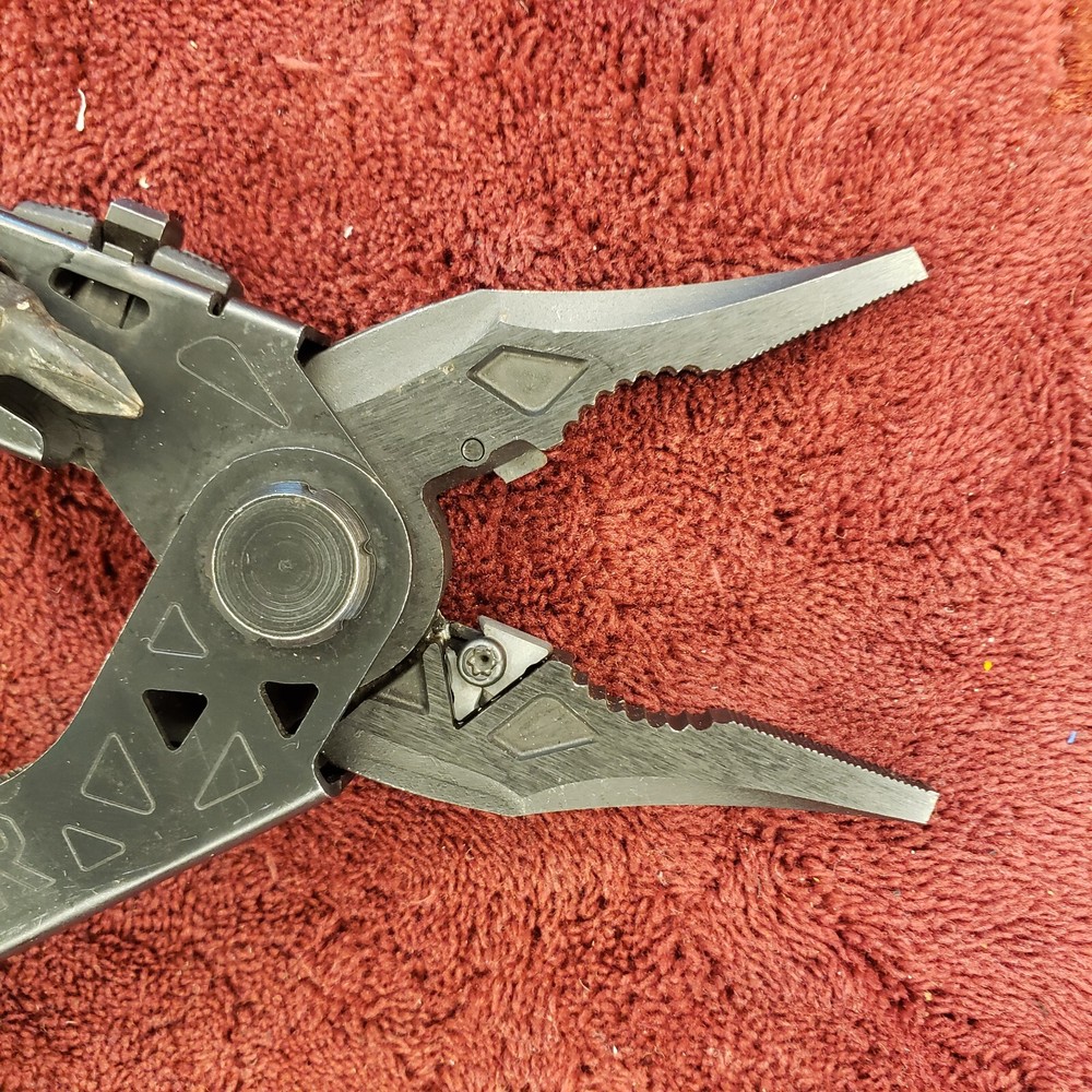🔪 Gerber Center-Drive Multi-Tool with Tan Malice Clip Sheath