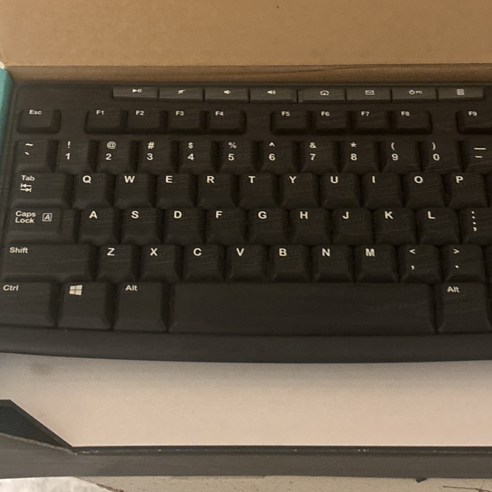 Logitech Advanced MK520 Wireless Keyboard and Mouse Combo Missing Mouse USB