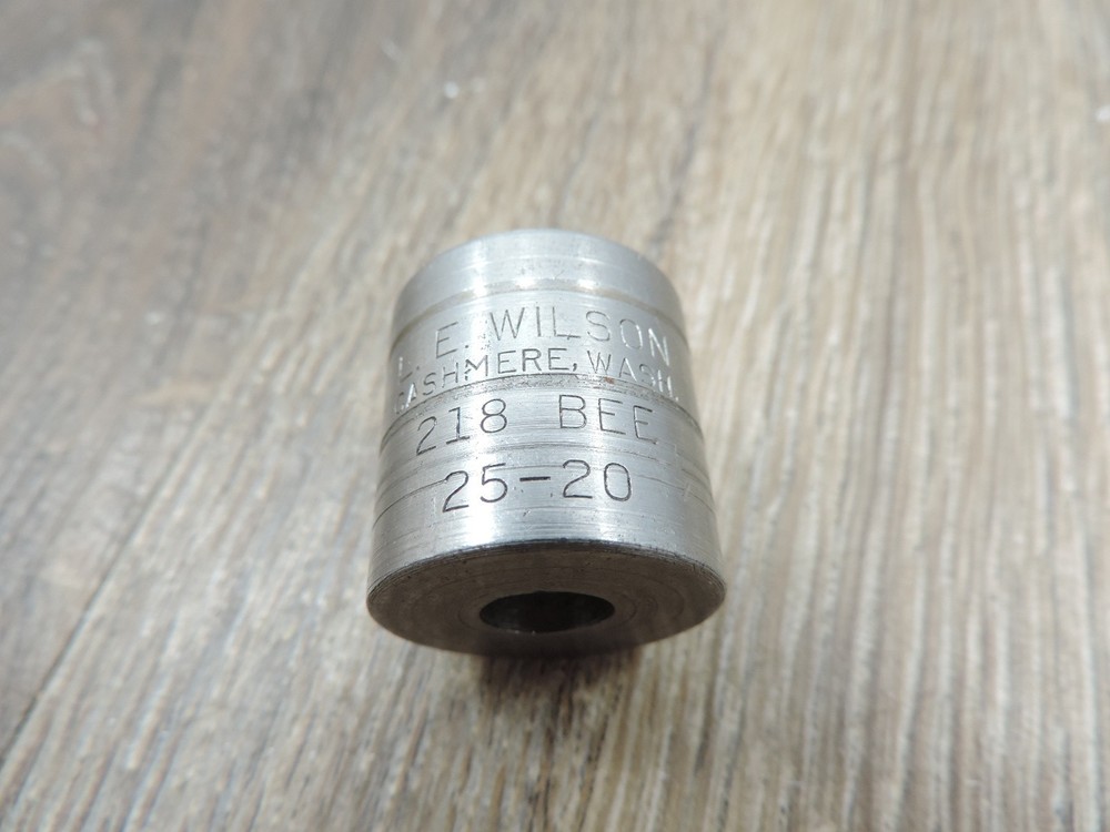 L. E. Wilson Trimmer Case Holder 218 Bee 25-20