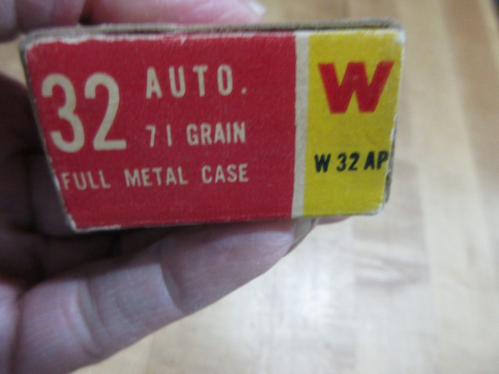Empty Ammo Box Winchester 32 automatic with insert (w17) # 104