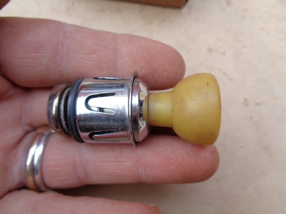 NOS 1950 Ford CIGAR / CIGARETTE LIGHTER Assembly Original Knob & Element