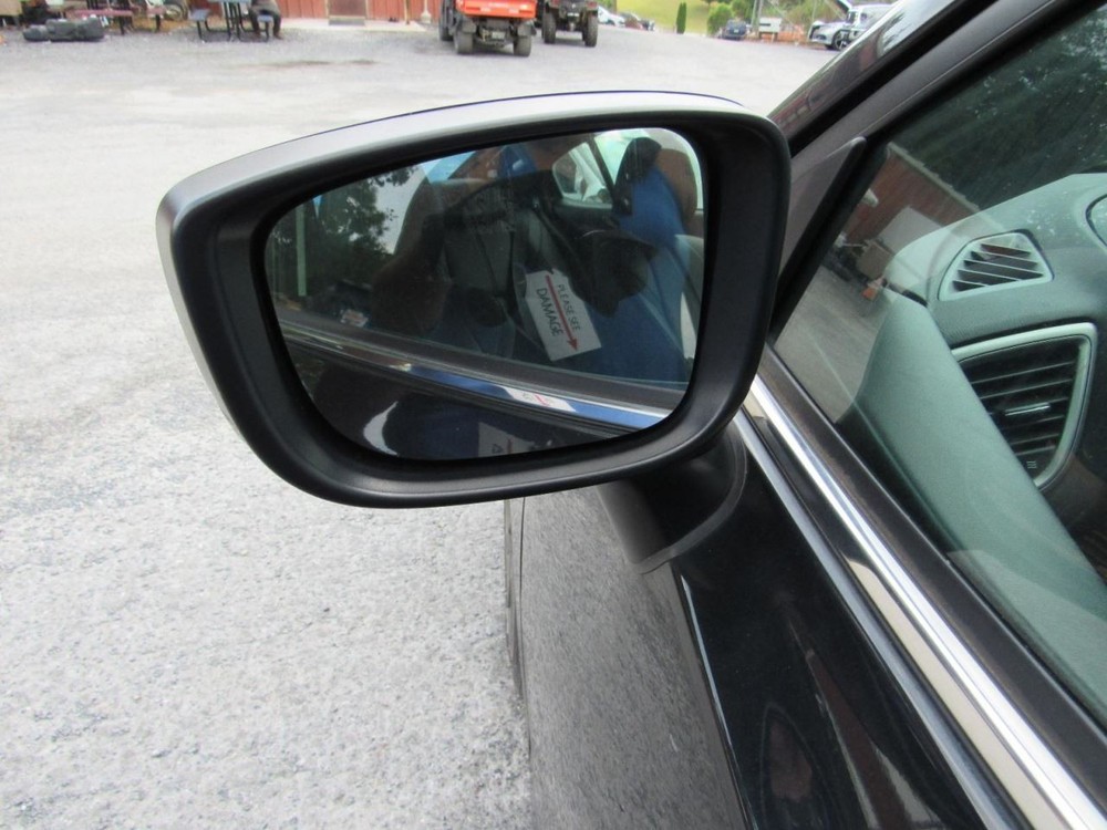 3 2018 Glove Box 1077605