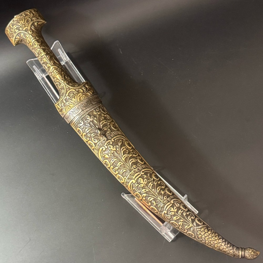 ANTIQUE ARABIC SILVER CHISELED DAGGER DAMASCUS WOOTZ BLADE RUBY GEMSTONE sword