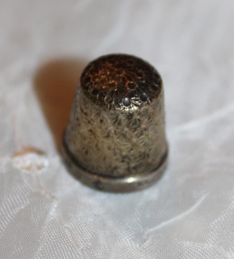 Vtg Ornate Pattern Design Sterling Silver Thimble Index Finger England