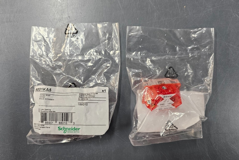 9001KA5 Push Button, 1NO - 1 New Piece