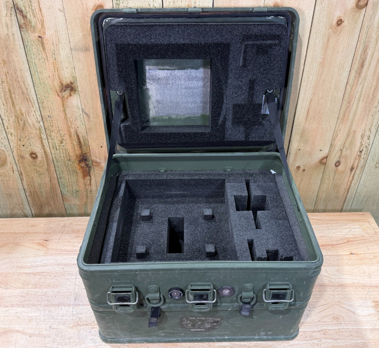 Zarges Metal K470 22.5x18x13.5" Military Surplus Storage Case Green
