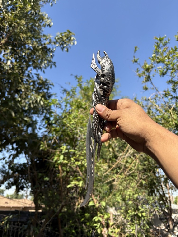 Alien Queen Dagger Knife 15 Inches