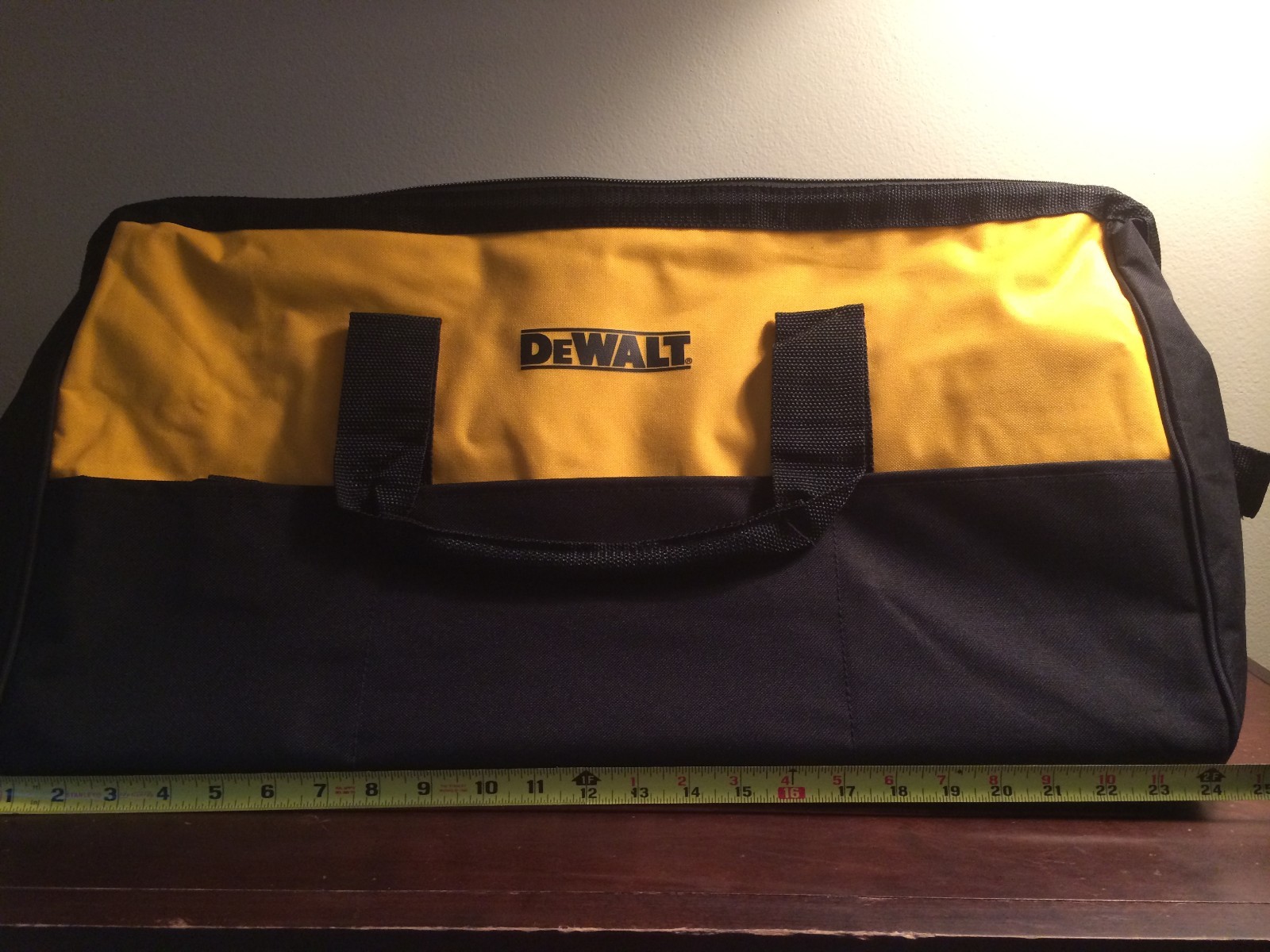 Brand New DeWALT Large Tool Bag Contractor Bag 24"x 12"x 12" Made For 6 Tool Kit