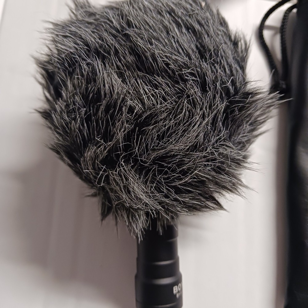 BOYA BY-MM1 Universal Mic Condensor With Mounting Bracket And Pouch. NEW
