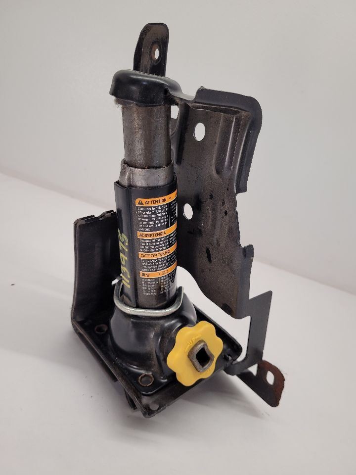 2015 15 GMC SIERRA 1500 Bottle Jack
