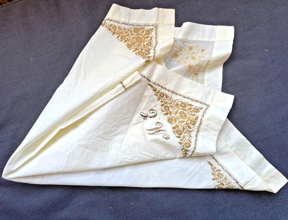 VINTAGE OTTOMAN GOLD THREAD EMBROIDERED TEXTILE