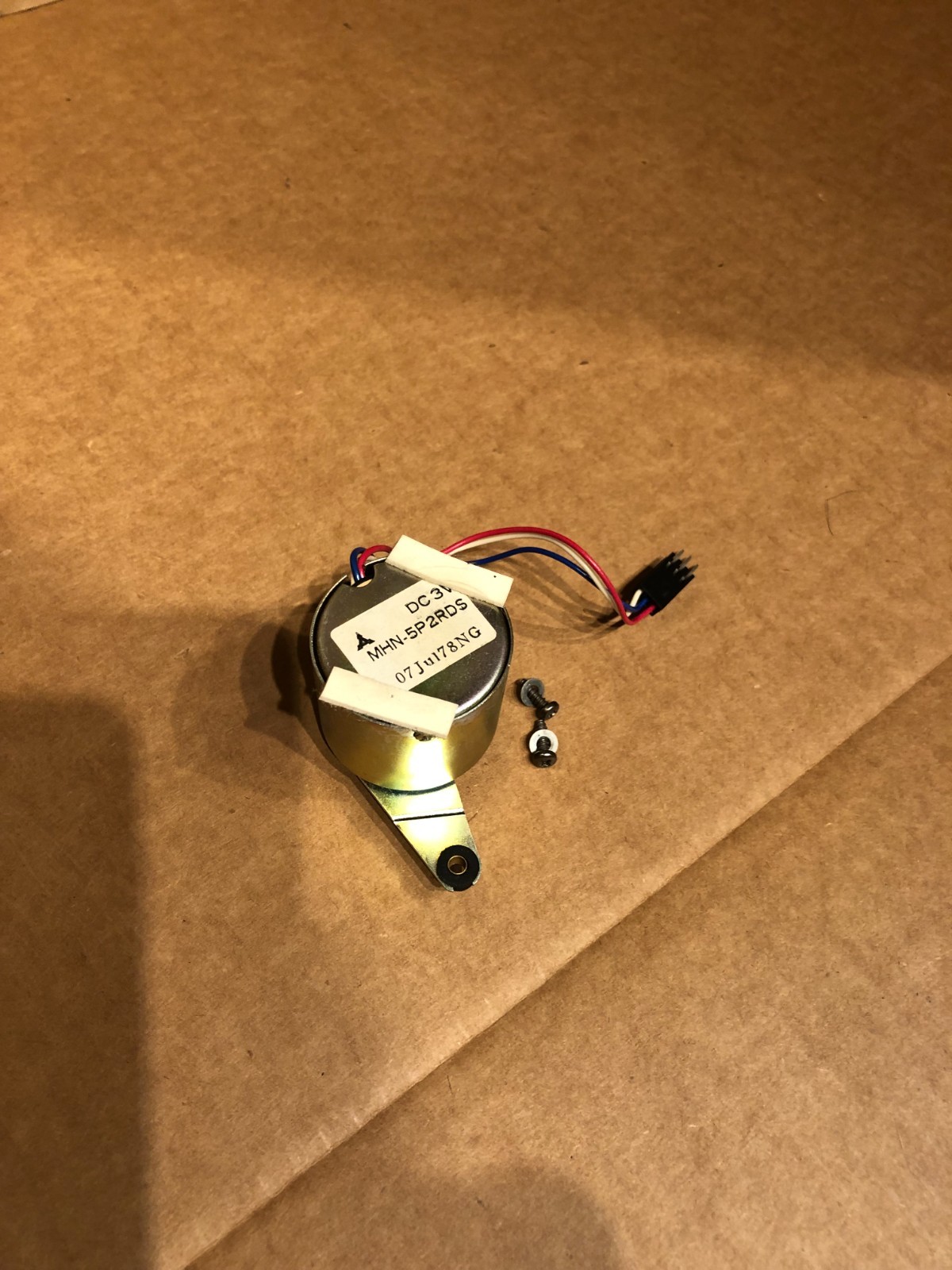 B&O 4002 turntable parting: Platter Motor + Hardware