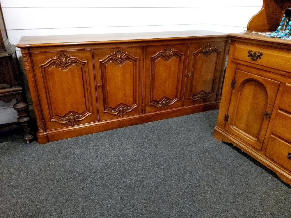 Heneredon Sideboard Antique Wood