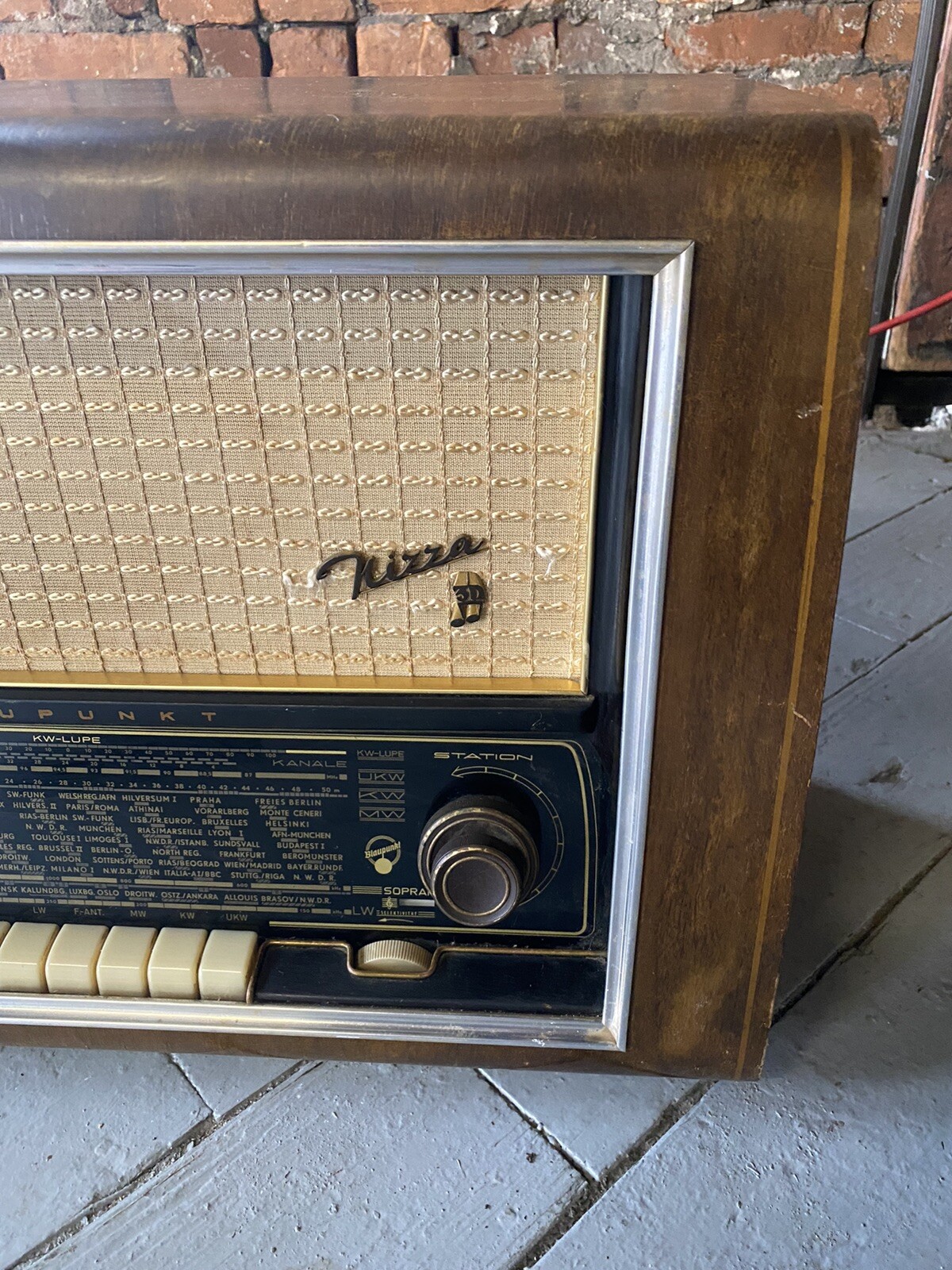 Nizza 3D H1054 3 Lautsprecher Radio Works!! 1954-55