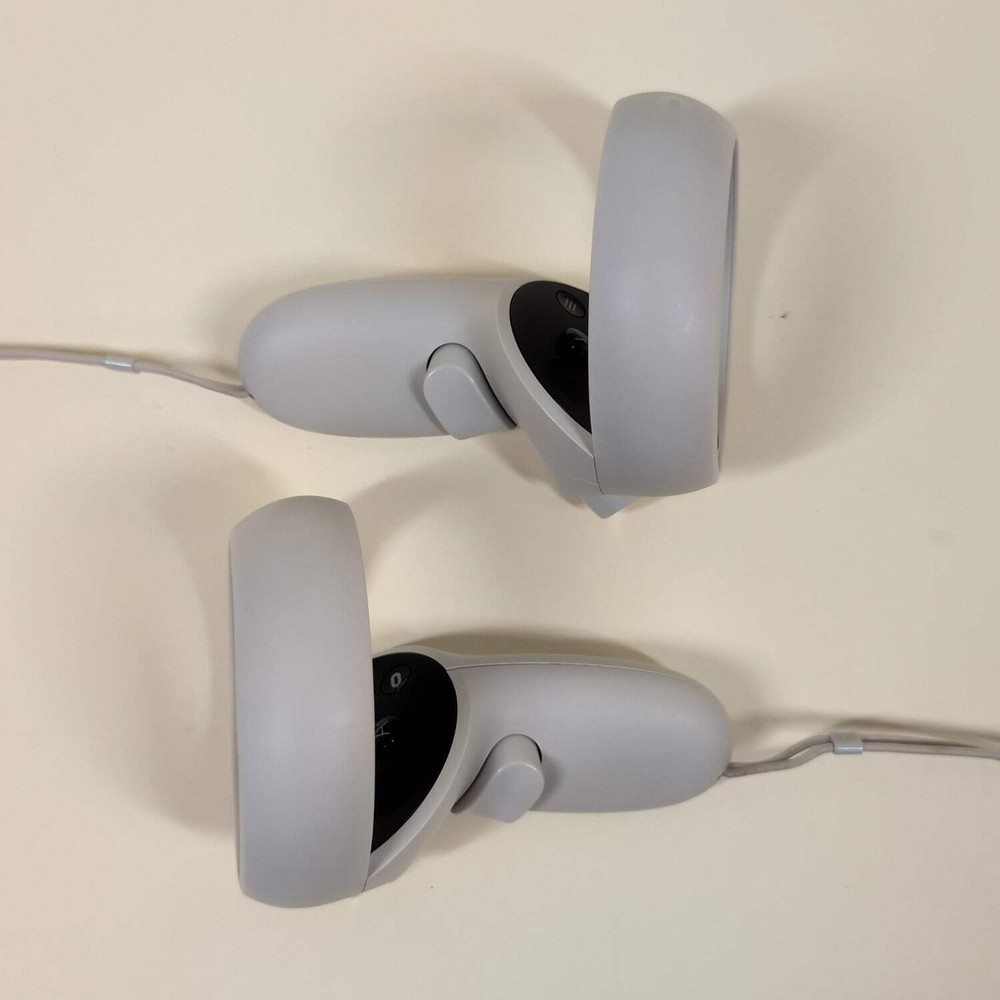 Meta Oculus Quest 2 VR Headset 128GB w/ Controllers