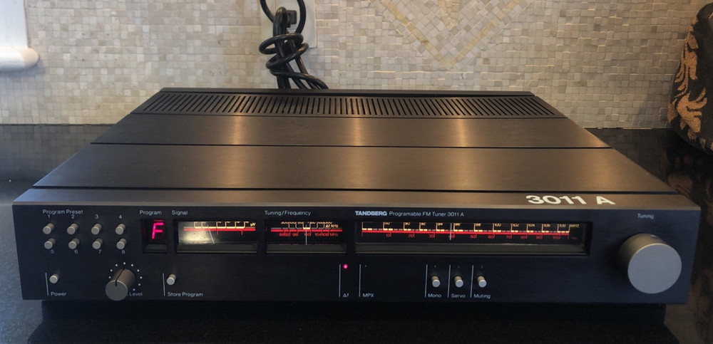 Tandberg 3011A Programable FM Tuner Owner's Manual perfect working condition