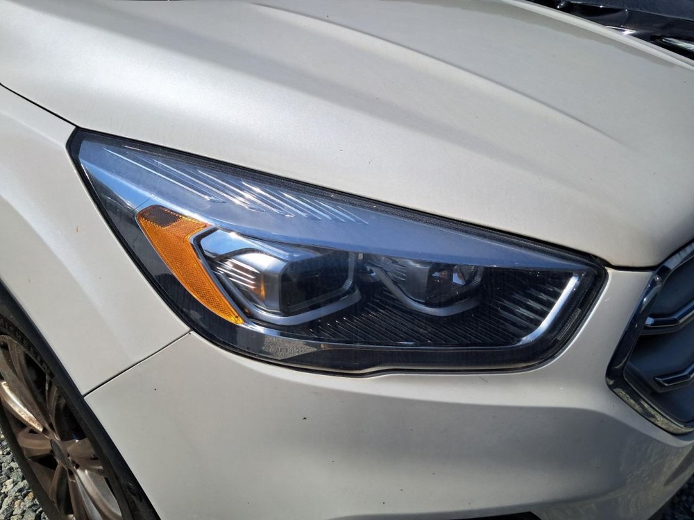 ESCAPE 2018 Glove Box 4800513