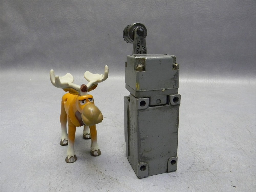 Cutler Hammer E50SG Ser A2 Limit Switch E50DR1 Ser A1 E50KL377 Ser A1