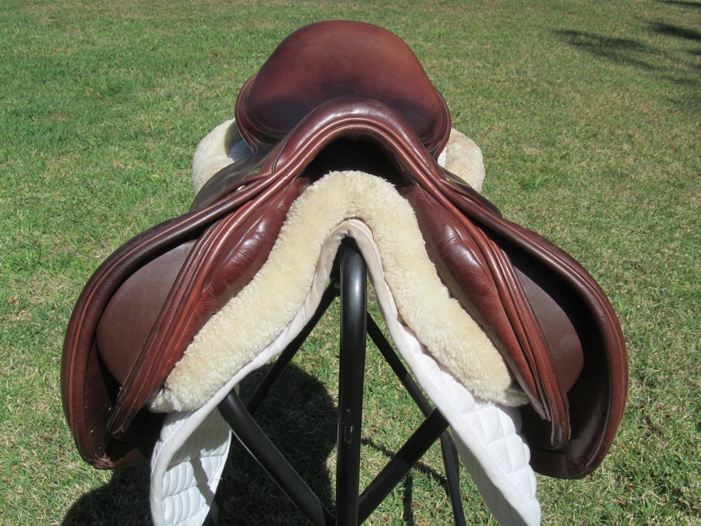 17" COUNTY SENSATION close contact jumping saddle( BULL LEATHER)MEDIUM TREE-2012