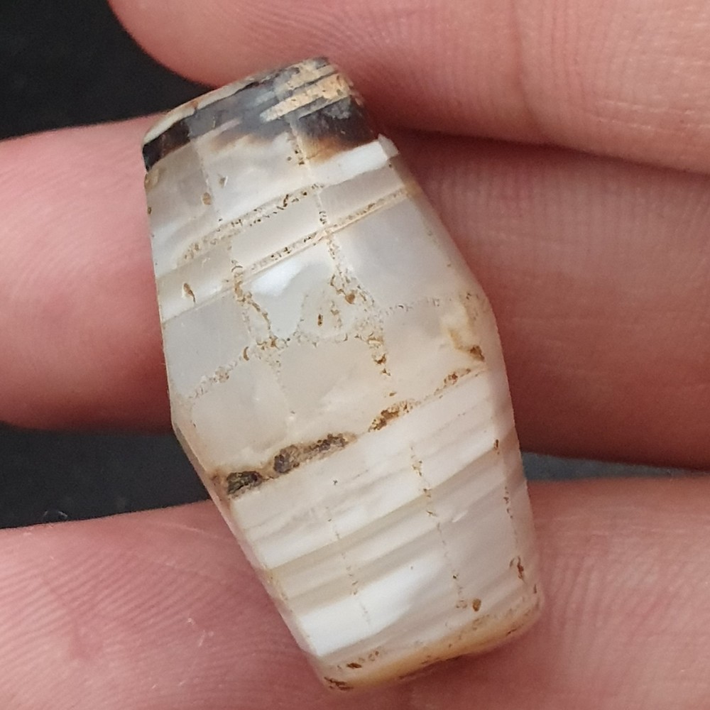 Old Suliemani Agate Amulet Striped Natural Pattern