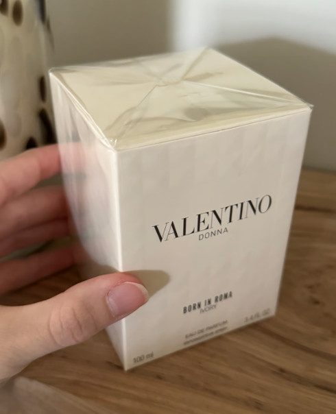 VALENTINO DONNA BORN IN ROMA IVORY EAU DE PARFUM SPRAY 3.4 Oz / 100 ml NEW