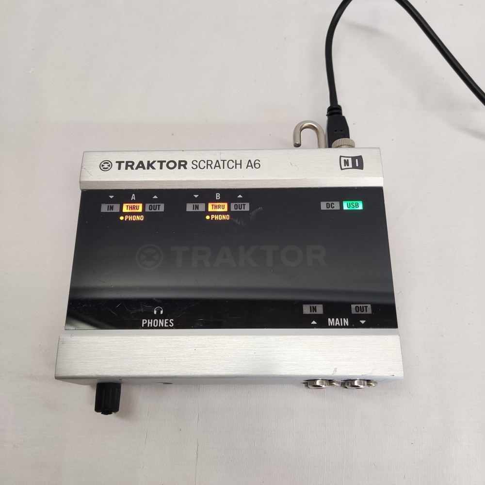 NATIVE INSTRUMENTS TRAKTOR SCRATCH AUDIO 6 DJ AUDIO USB INTERFACE