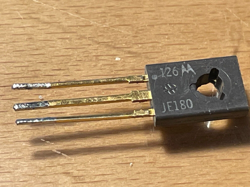 JE180 - MOTOROLA TRANSISTOR.