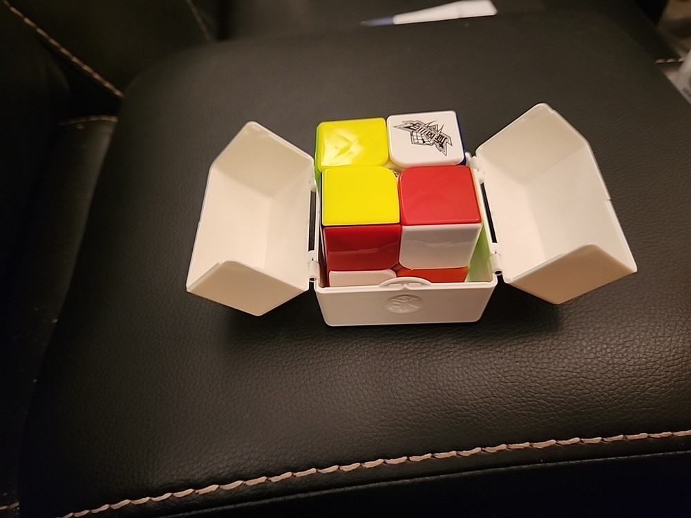 2x2 Speed Cube Puzzle, Great Condition With Storage Box