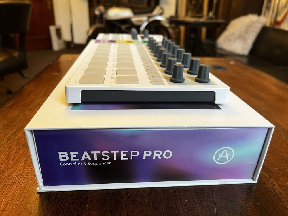 Arturia Beatstep Pro Sequencer, Drum Sequencer and MIDI Controller