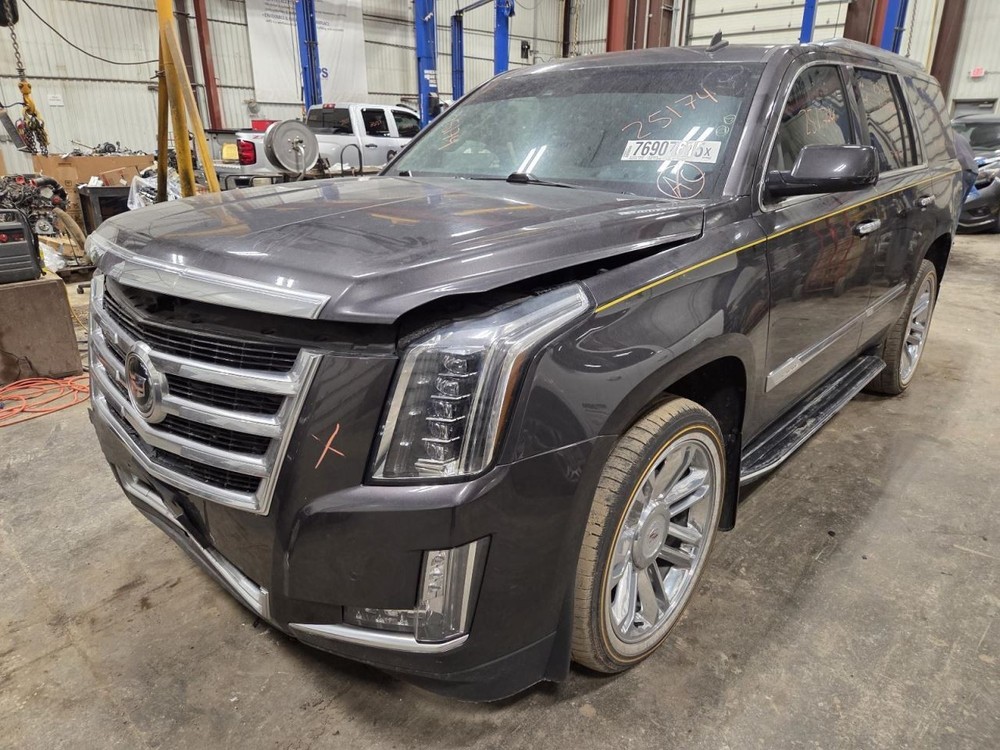 ESCALADE  2015 Jack 1553101