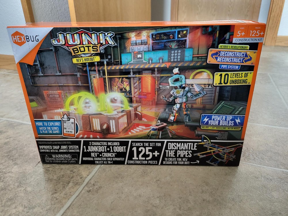 HEXBUG JUNKBOTS Rev's Hideout Construction Set