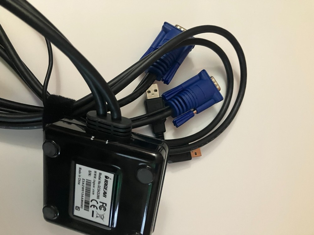 IOGEAR GCS42UW6 2-Ports External KVM switch with USB